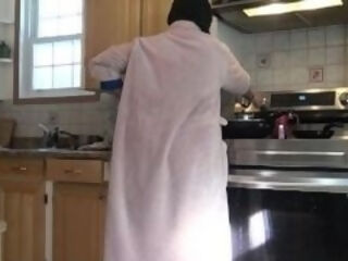 Iranian mother fucked in kitchen Ø³Ú©Ø³ Ø¨Ø§ Ø²Ù† Ø¬Ù†Ø¯Ù‡ Ù‡Ù…Ø³Ø§ÛŒÙ‡ Ø§Ù…ÛŒØ± ØªÙˆØ±ÙˆØ®