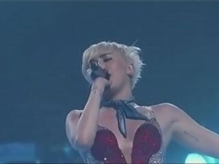 Miley Doing Her Thang: Make You Wanna screw Her Brains Out